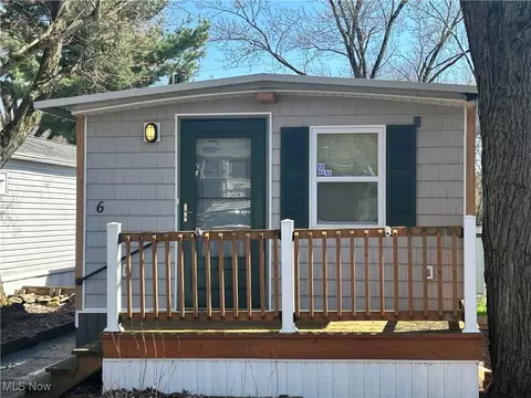6 E Buddy St, New Franklin, OH 44203