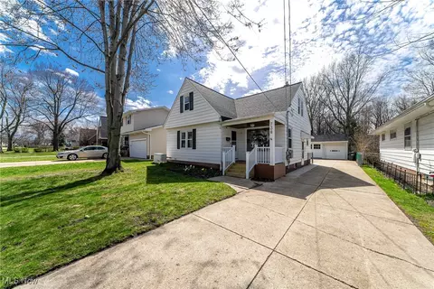 738 Bryn Mawr Ave, Wickliffe, OH 44092