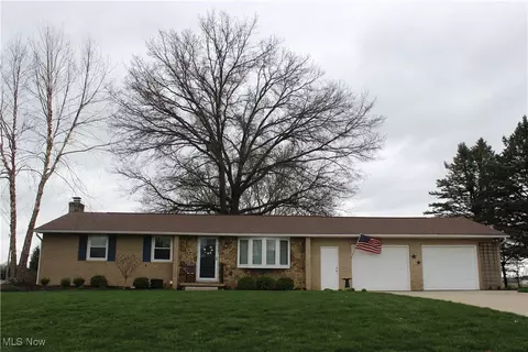 3175 Knollridge Cir NE, Canton, OH 44721