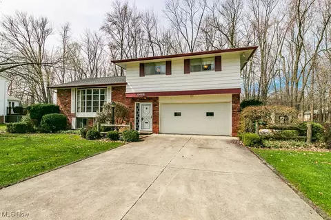 6408 Bryson Dr, Mentor, OH 44060