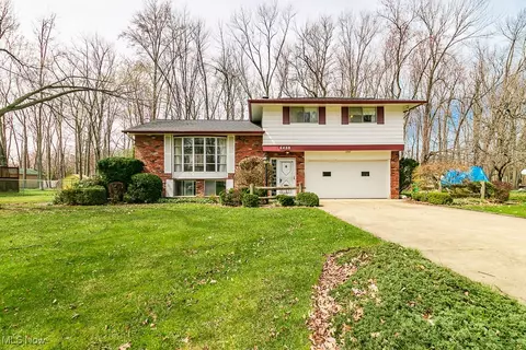 6408 Bryson Dr, Mentor, OH 44060 photo 2