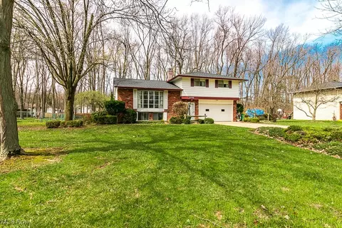 6408 Bryson Dr, Mentor, OH 44060 photo 3