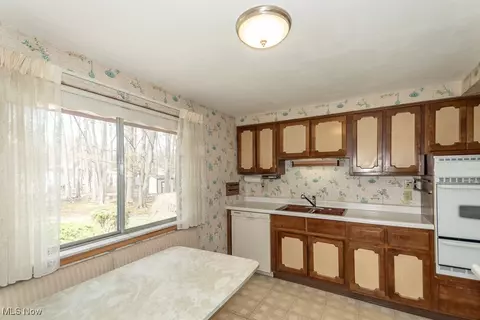 6408 Bryson Dr, Mentor, OH 44060 photo 10