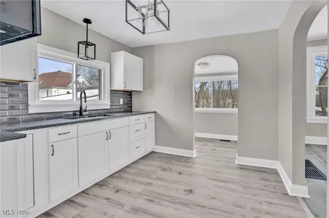 Entry Way - 140 E High St, Alliance, OH 44601 photo 2 of 2