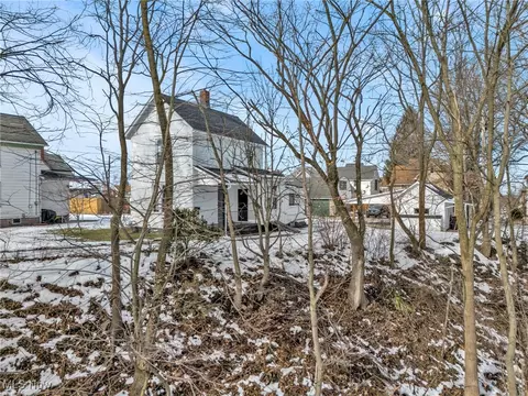 Exterior - 140 E High St, Alliance, OH 44601 photo 4 of 4