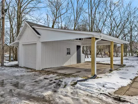 Exterior - 140 E High St, Alliance, OH 44601 photo 3 of 4