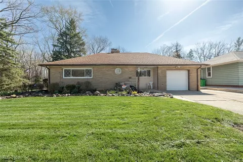 5005 E 117th St, Garfield Heights, OH 44125
