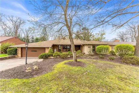 6125 Hillside Rd, Independence, OH 44131
