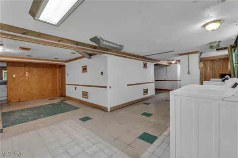 2929 E Derbyshire Rd, Cleveland Heights, OH 44118 photo 42