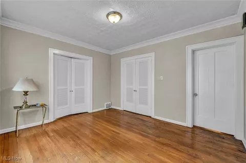 2929 E Derbyshire Rd, Cleveland Heights, OH 44118 photo 7
