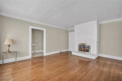 2929 E Derbyshire Rd, Cleveland Heights, OH 44118 photo 3