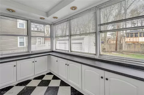 2929 E Derbyshire Rd, Cleveland Heights, OH 44118 photo 19