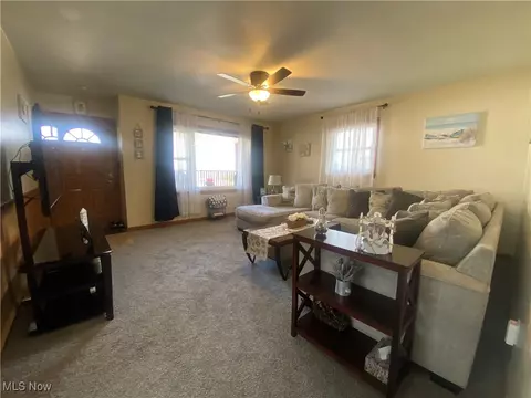 Living - 341 Stephens Rd, Akron, OH 44312 photo 2 of 4