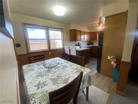 Dining - 341 Stephens Rd, Akron, OH 44312 photo 2 of 3
