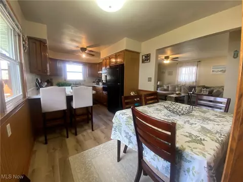 Dining - 341 Stephens Rd, Akron, OH 44312 photo 1 of 3