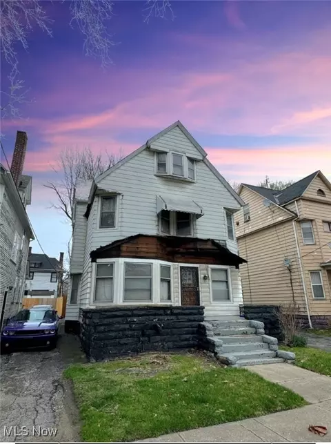 9917 Hampden Ave, Cleveland, OH 44108
