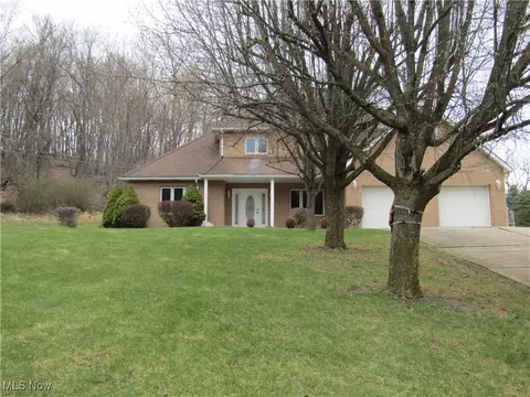 230 Bryden Rd, Weirton, WV 26062