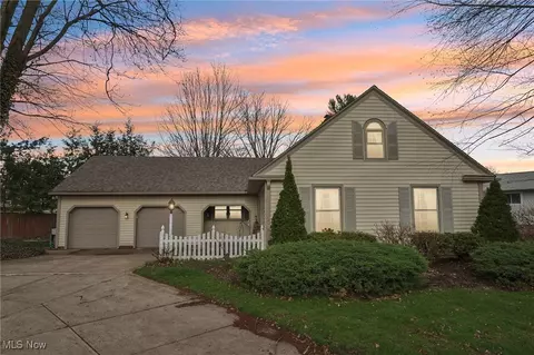 7478 Carole Dr, Mentor, OH 44060