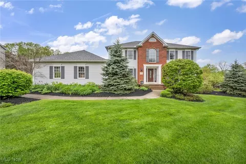 5550 Canyon Ridge Dr, Painesville, OH 44077