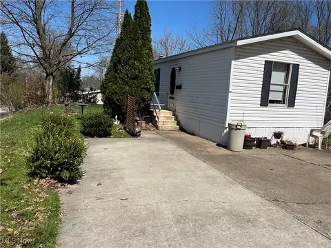 3948 Reid Ave #52, Lorain, OH 44052