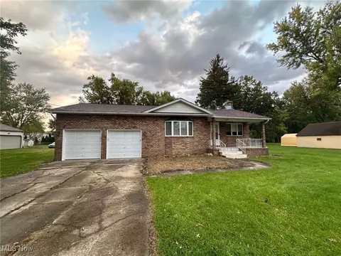 2195 Reeves Rd NE, Warren, OH 44483