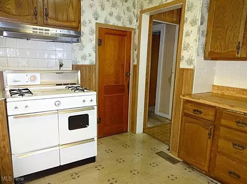 210 Third St, Spencer, WV 25276 photo 13