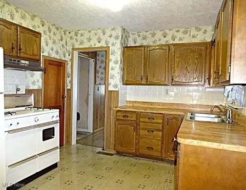 210 Third St, Spencer, WV 25276 photo 12