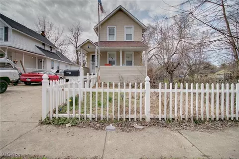 5731 Mccreery Ave, Ashtabula, OH 44004