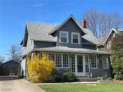 17836 Canterbury Rd, Cleveland, OH 44119