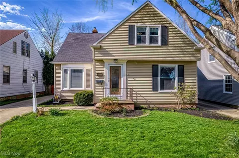 24005 E Silsby Rd, Beachwood, OH 44122