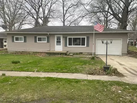 680 Woodside Ave, Vermilion, OH 44089