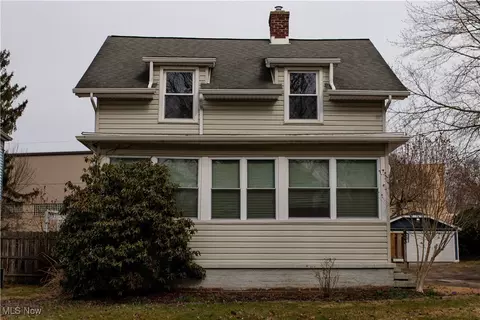 453 S Firestone Blvd, Akron, OH 44301