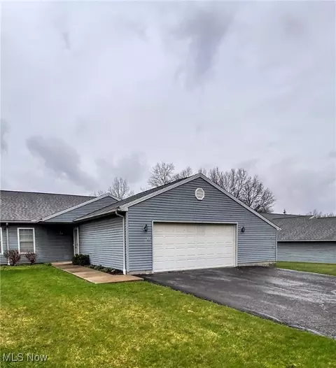 32 Atlanta Ave, Austintown, OH 44515