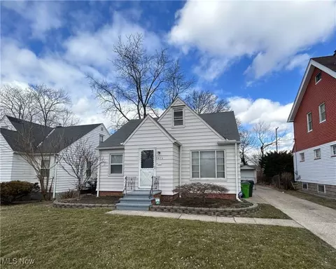 9405 Park Heights Ave, Garfield Heights, OH 44125