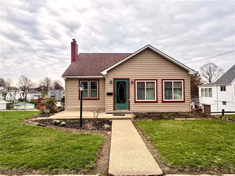 647 Mccready Ave, Cadiz, OH 43907
