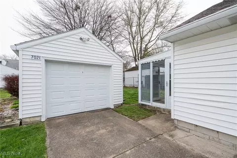 7021 Amherst Ave, Boardman, OH 44512 photo 3