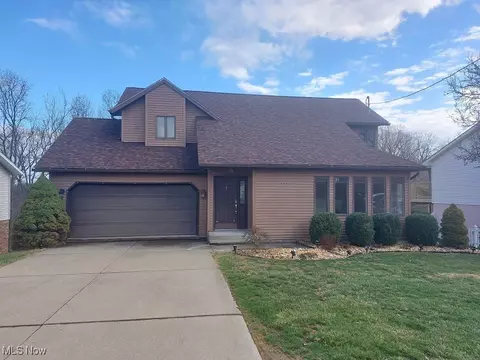 147 Skyview Dr, Wintersville, OH 43953