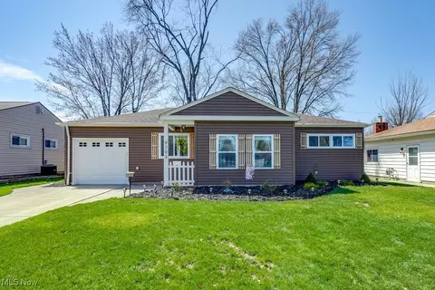 9793 Manorford Dr, Parma Heights, OH 44130
