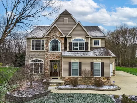 5843 Glen Eagles Dr, Medina, OH 44256