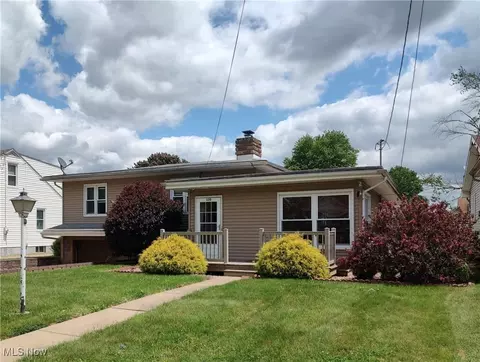 120 N Mckinley Ave, Waynesburg, OH 44688