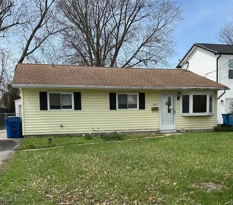 5614 Hickory St, Mentor On The Lake, OH 44060