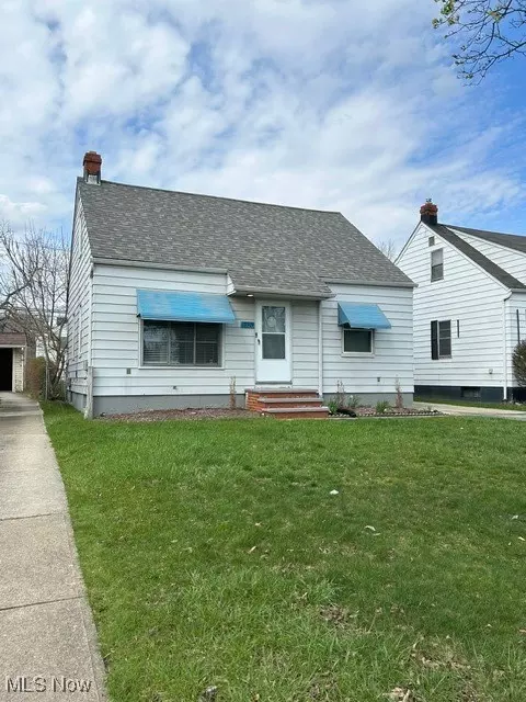 19309 Fairway Ave, Maple Heights, OH 44137