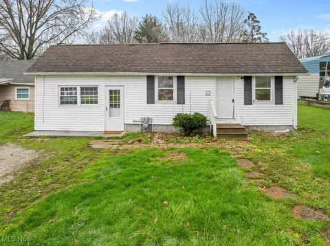 11368 Homestead Ave NE, Alliance, OH 44601