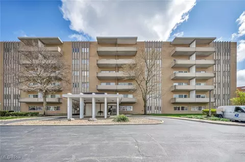 3167 Linden Rd #408, Rocky River, OH 44116