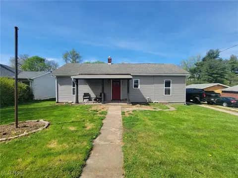 2319 East Pike, Zanesville, OH 43701