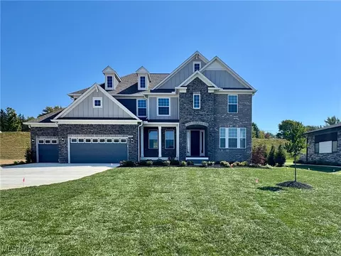 625 Lake Placid Ct, Orange, OH 44022