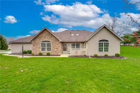 3092 NW Mahogany Run Cir NW, North Canton, OH 44720