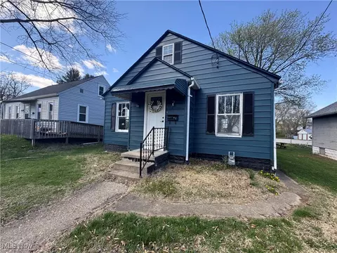 829 Bexley St, Zanesville, OH 43701
