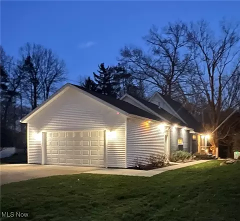 126 Spruce Dr NW, North Canton, OH 44720
