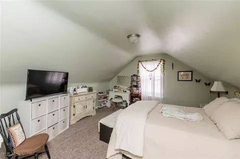 Bedroom - 294 West St, Berea, OH 44017 photo 3 of 4